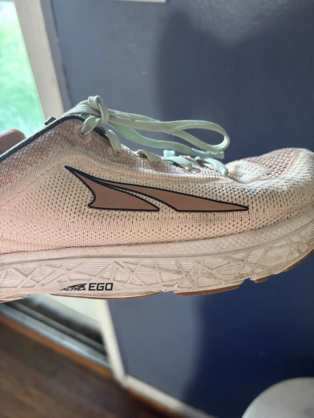 Altra Escalante light pink knit running shoes with mint laces - Picture 6 of 6